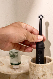 Brush 002 - Graphite Grey